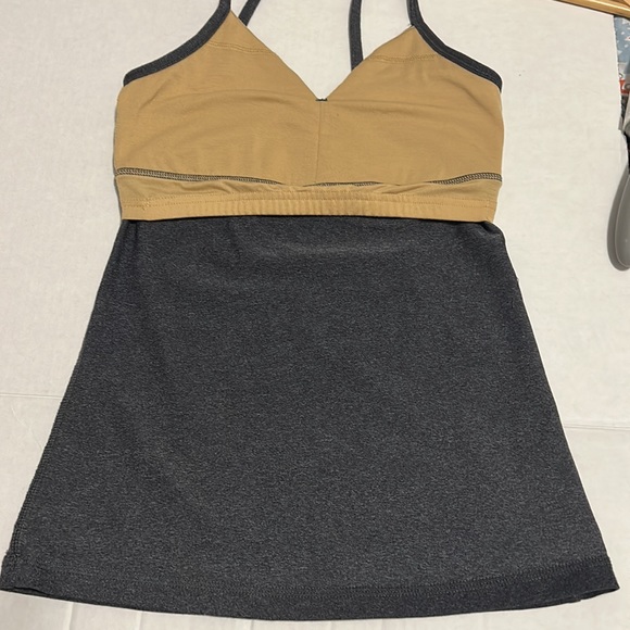 One Tooth Tank - Picture 6 of 10